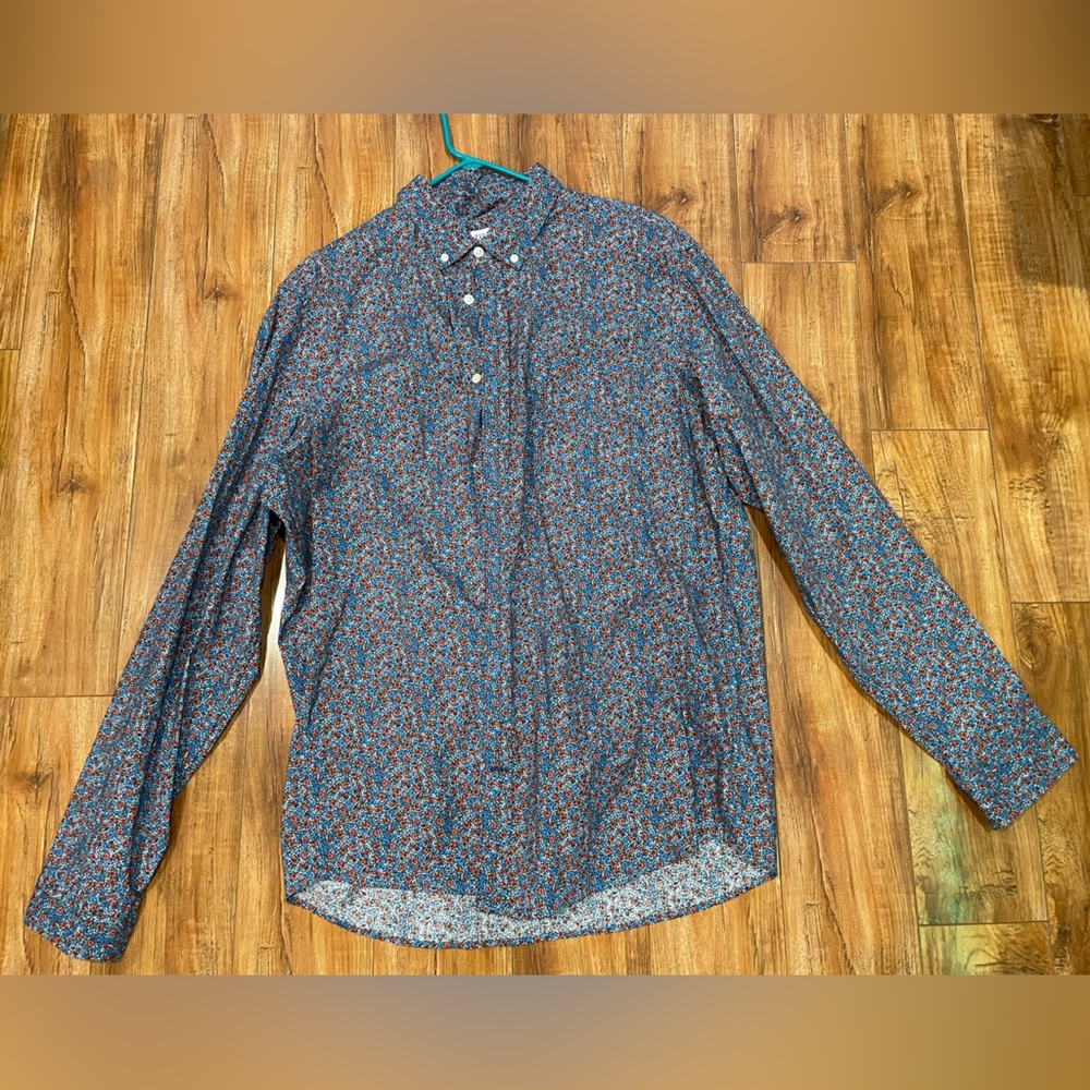 Brand New Banana Republic button down shirt!